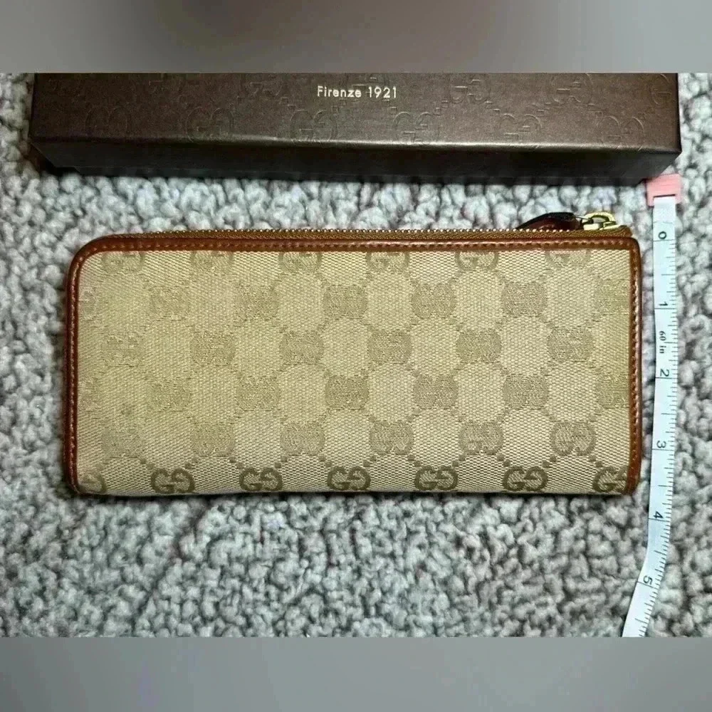 Gucci gently pre